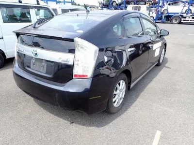 Toyota Prius PHV