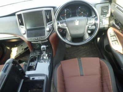 Toyota CROWN HYBRID