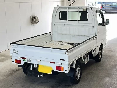 Nissan NT100 Clipper