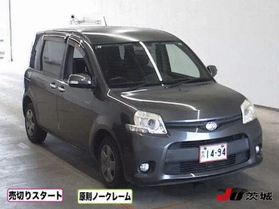 Toyota Sienta