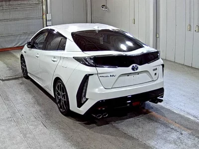 Toyota Prius PHV