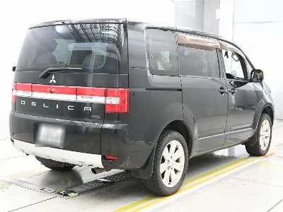 Mitsubishi DELICA D5