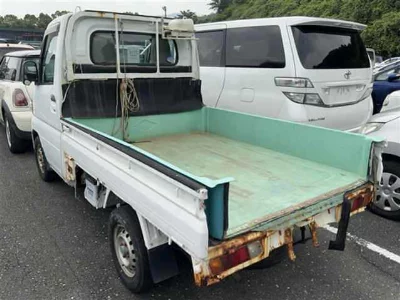 Nissan NT100 Clipper