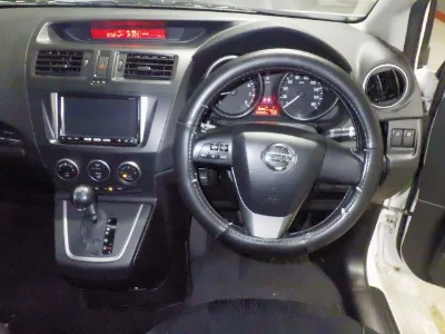 Nissan Lafesta