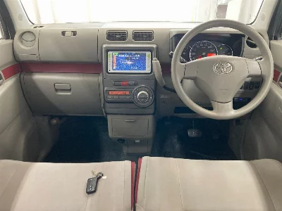 Toyota Pixis Space