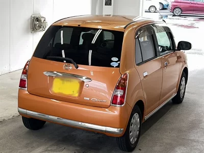 Daihatsu Mira Gino