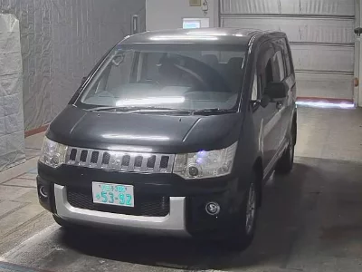 Mitsubishi DELICA D5