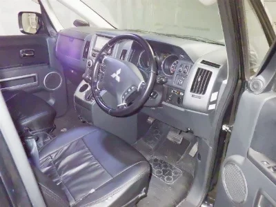 Mitsubishi DELICA D5