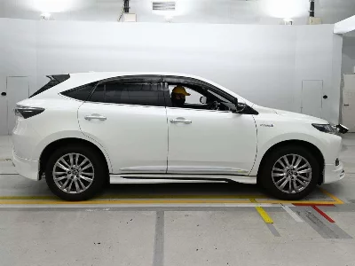 Toyota HARRIER HYBRID