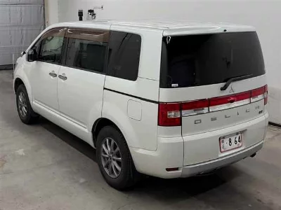 Mitsubishi DELICA D5