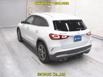 MERCEDES BENZ GLA