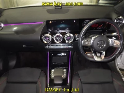 MERCEDES BENZ GLA