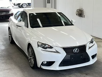 Lexus IS300h