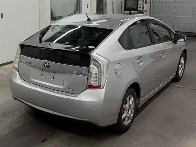 Toyota Prius PHV