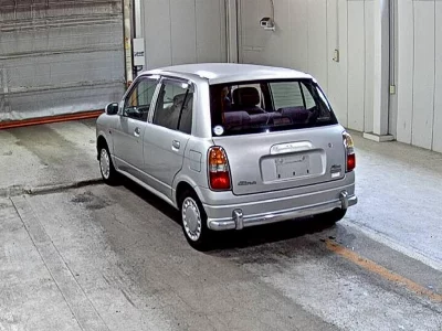 Daihatsu Mira Gino