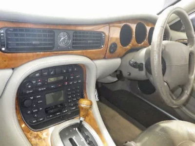 Jaguar XJ6