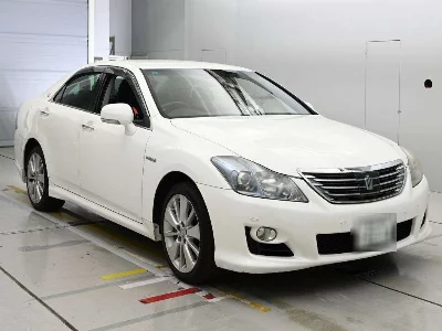 Toyota CROWN HYBRID