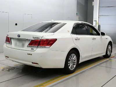 Toyota CROWN HYBRID