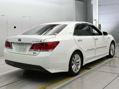 Toyota CROWN HYBRID