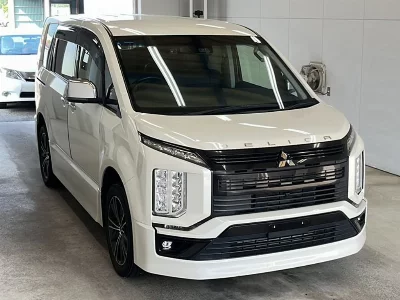 MITSUBISHI DELICA D:5