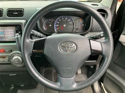 Toyota Pixis Space
