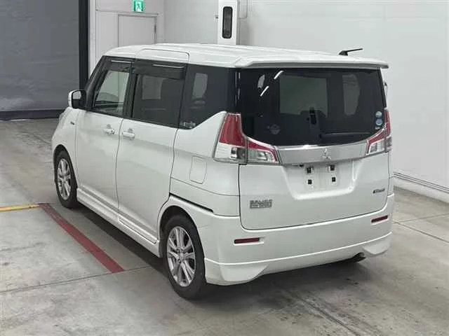 Mitsubishi Delica D:2  с аукциона в Японии