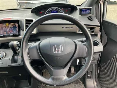 Honda Freed Spike