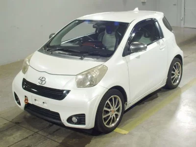 Toyota iQ