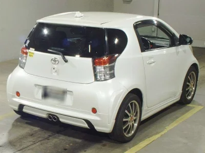 Toyota iQ