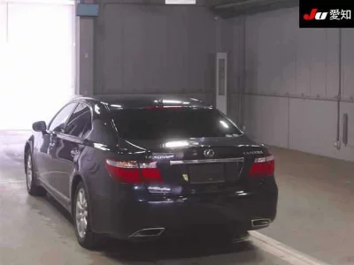 Lexus LS600hL