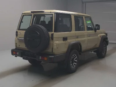 Toyota LAND CRUISER 70