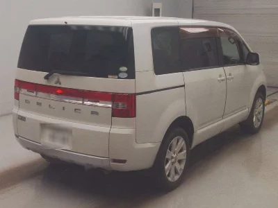 Mitsubishi DELICA D5