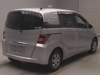 Honda FREED SPIKE
