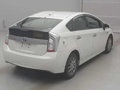 Toyota Prius PHV