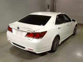 Toyota CROWN HYBRID