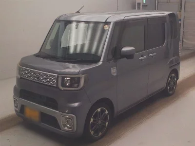 Toyota Pixis Mega