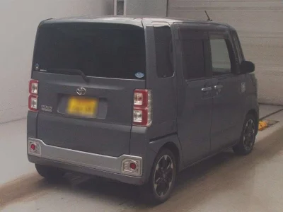 Toyota Pixis Mega
