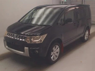 Mitsubishi DELICA D5