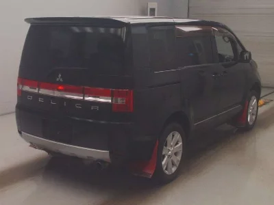 Mitsubishi DELICA D5