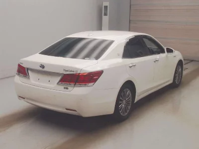 Toyota CROWN HYBRID