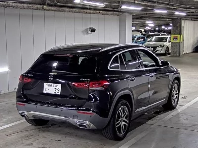 MERCEDES BENZ GLA