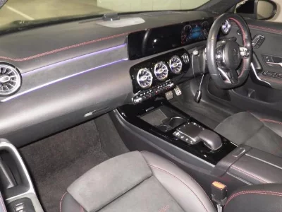 MERCEDES BENZ CLA