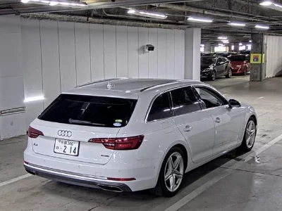 AUDI A4 AVANTE
