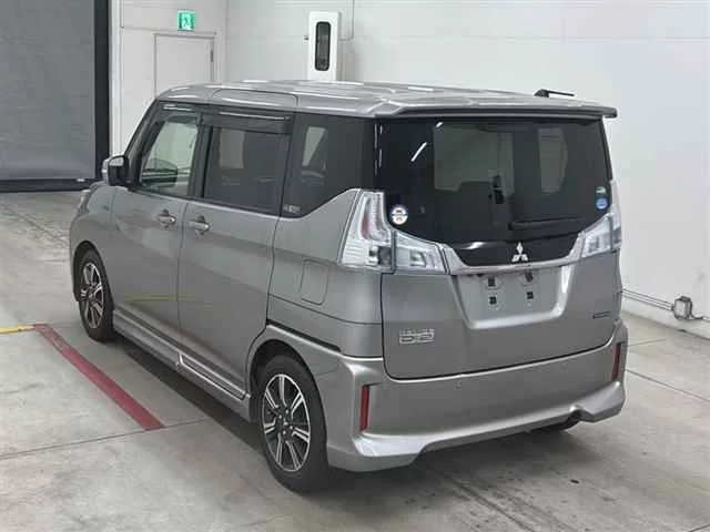 Mitsubishi Delica D:2  с аукциона в Японии