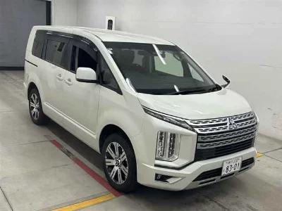 MITSUBISHI DELICA D:5