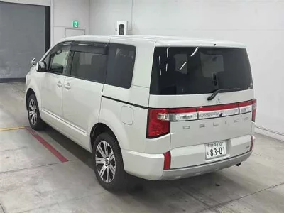 MITSUBISHI DELICA D:5