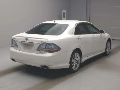 Toyota CROWN HYBRID