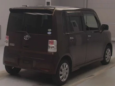 Toyota Pixis Space
