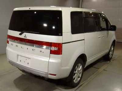 Mitsubishi DELICA D5
