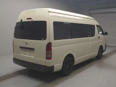 Toyota HiAce Commuter